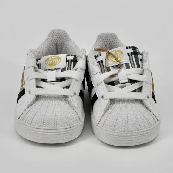 Adidas Superstar Athletic Shoe Baby Size 4K in White/Black NEW