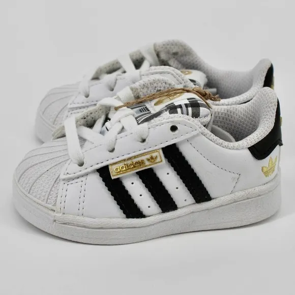 Adidas Superstar Athletic Shoe Baby Size 4K in White/Black NEW