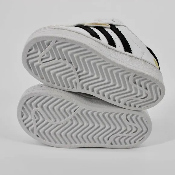 Adidas Superstar Athletic Shoe Baby Size 4K in White/Black NEW
