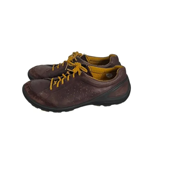 ECCO Biom Natural Motion Walking Shoe