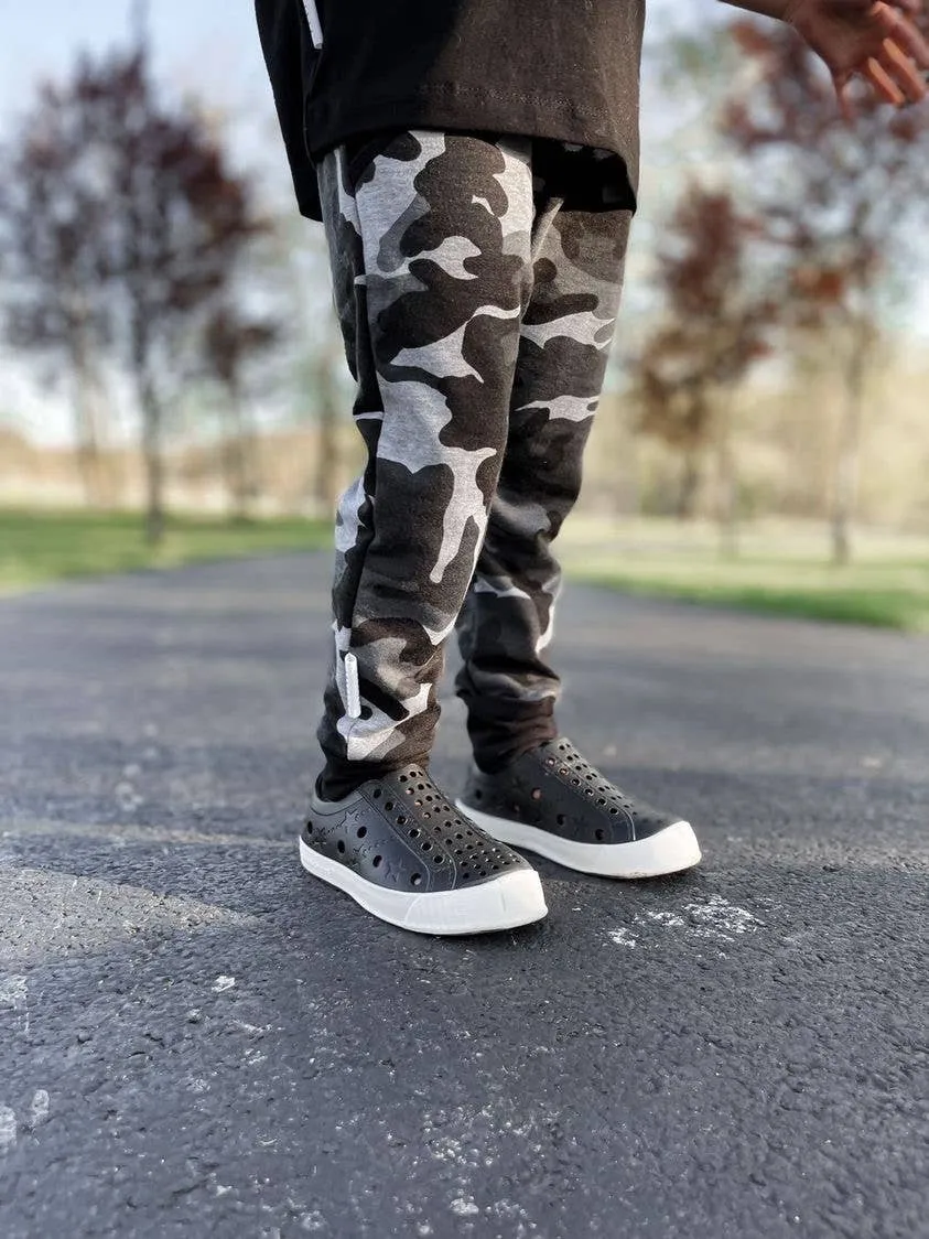 Ello Sneakers