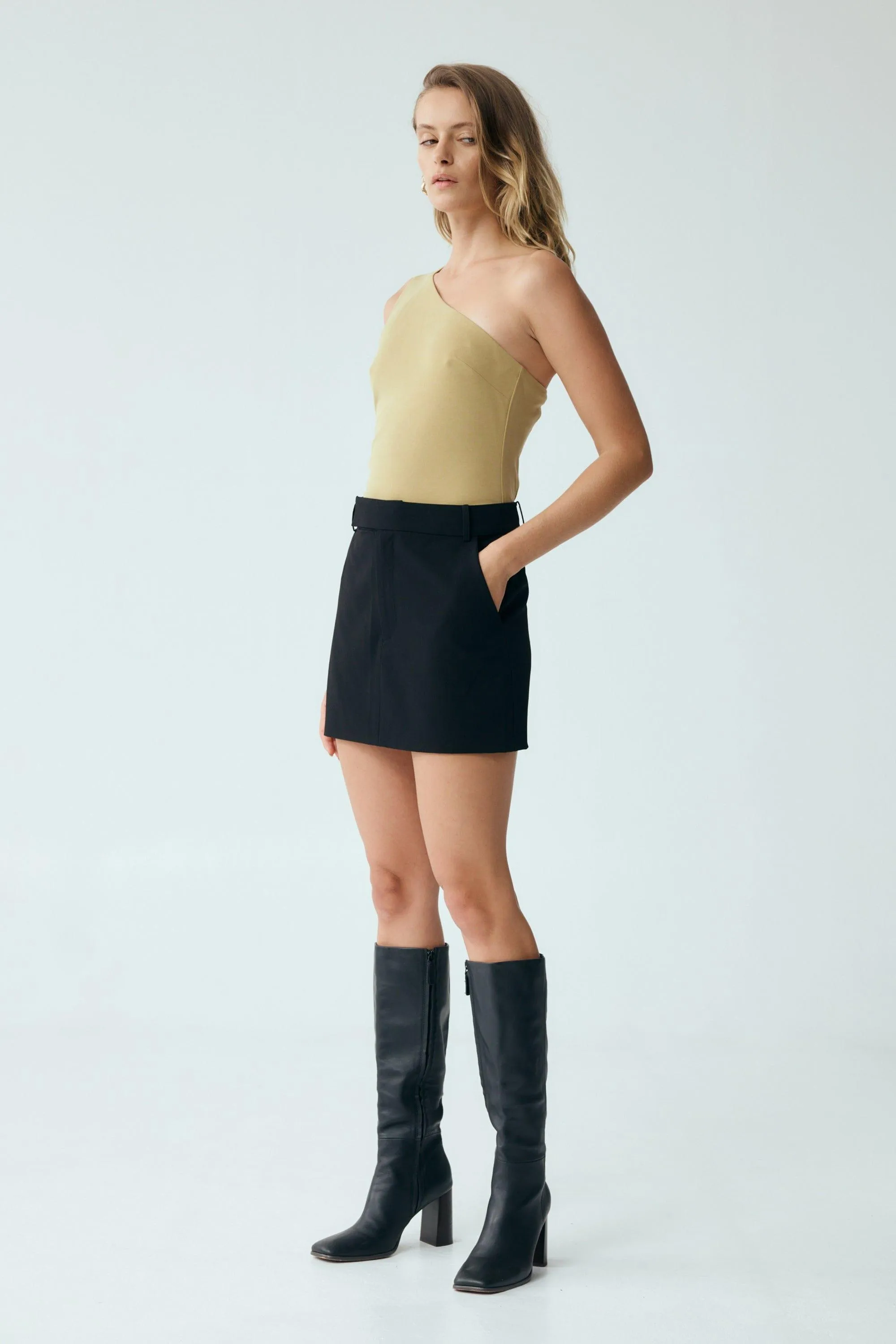 FORM ONE SHOULDER TOP | KHAKI