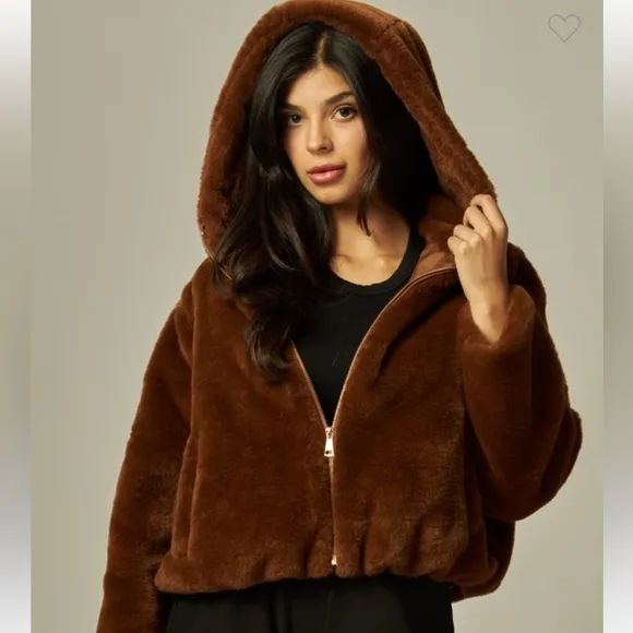 FOXY PLUSH FAUX FUR HOODED JACKET - TEDDY BEAR