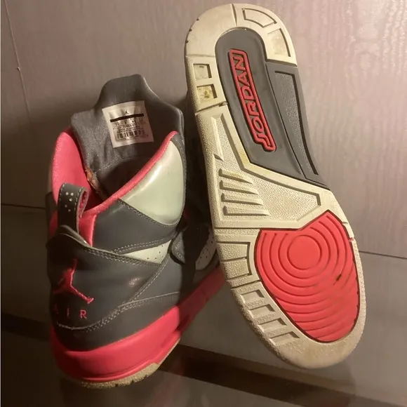 GIRLS GREY &amp; PINK JORDAN FLIGHT SZ  7Y. $50.