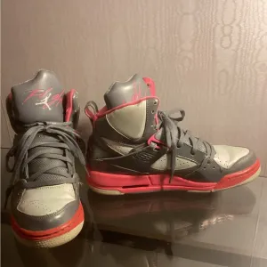 GIRLS GREY &amp; PINK JORDAN FLIGHT SZ  7Y. $50.