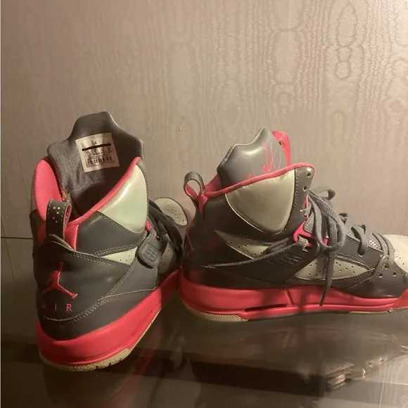 GIRLS GREY &amp; PINK JORDAN FLIGHT SZ  7Y. $50.