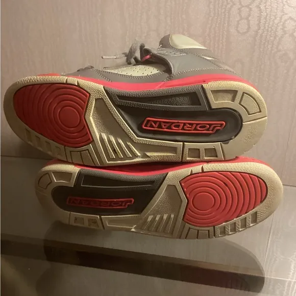 GIRLS GREY &amp; PINK JORDAN FLIGHT SZ  7Y. $50.