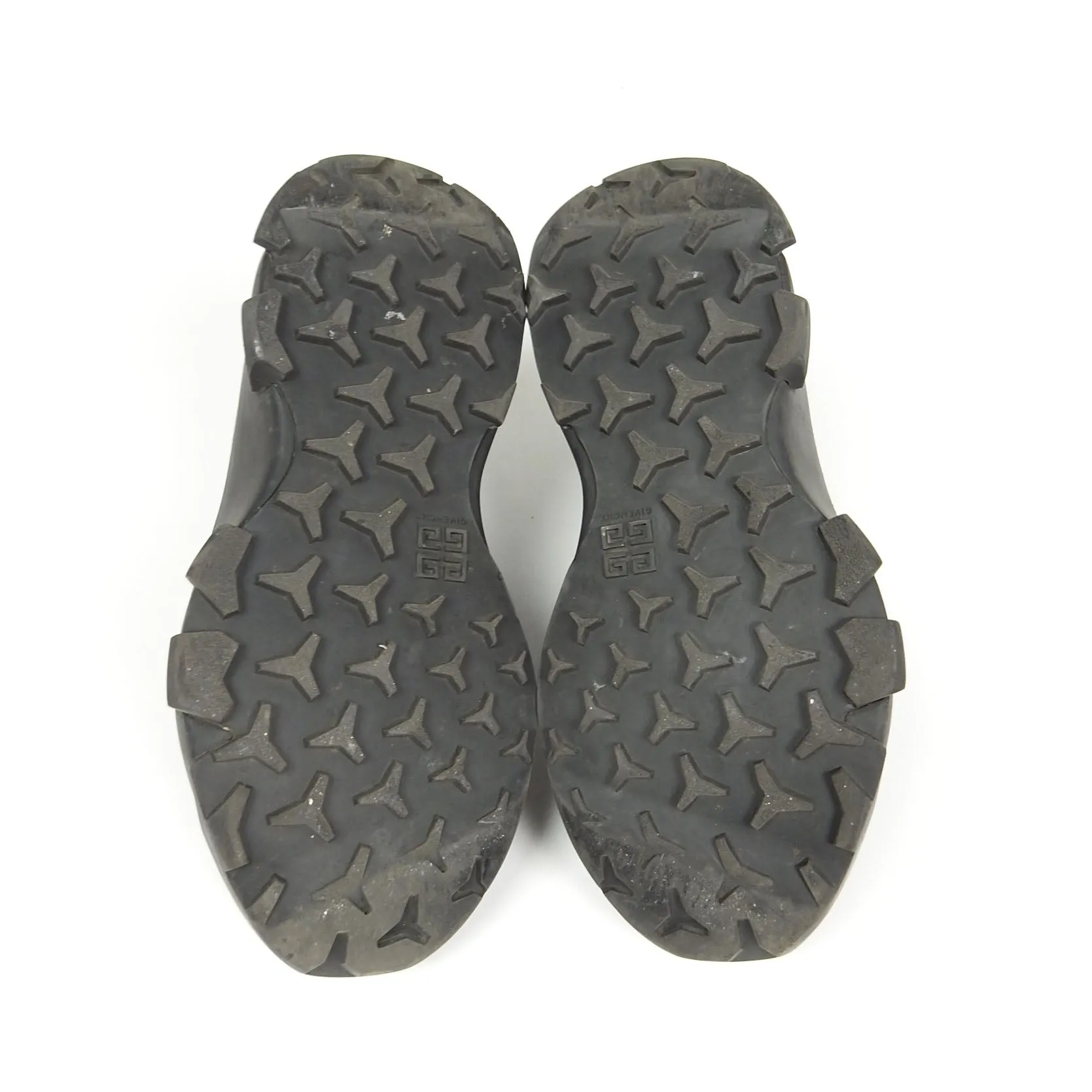 Givenchy Low Show Rubber Sneaker Size 43