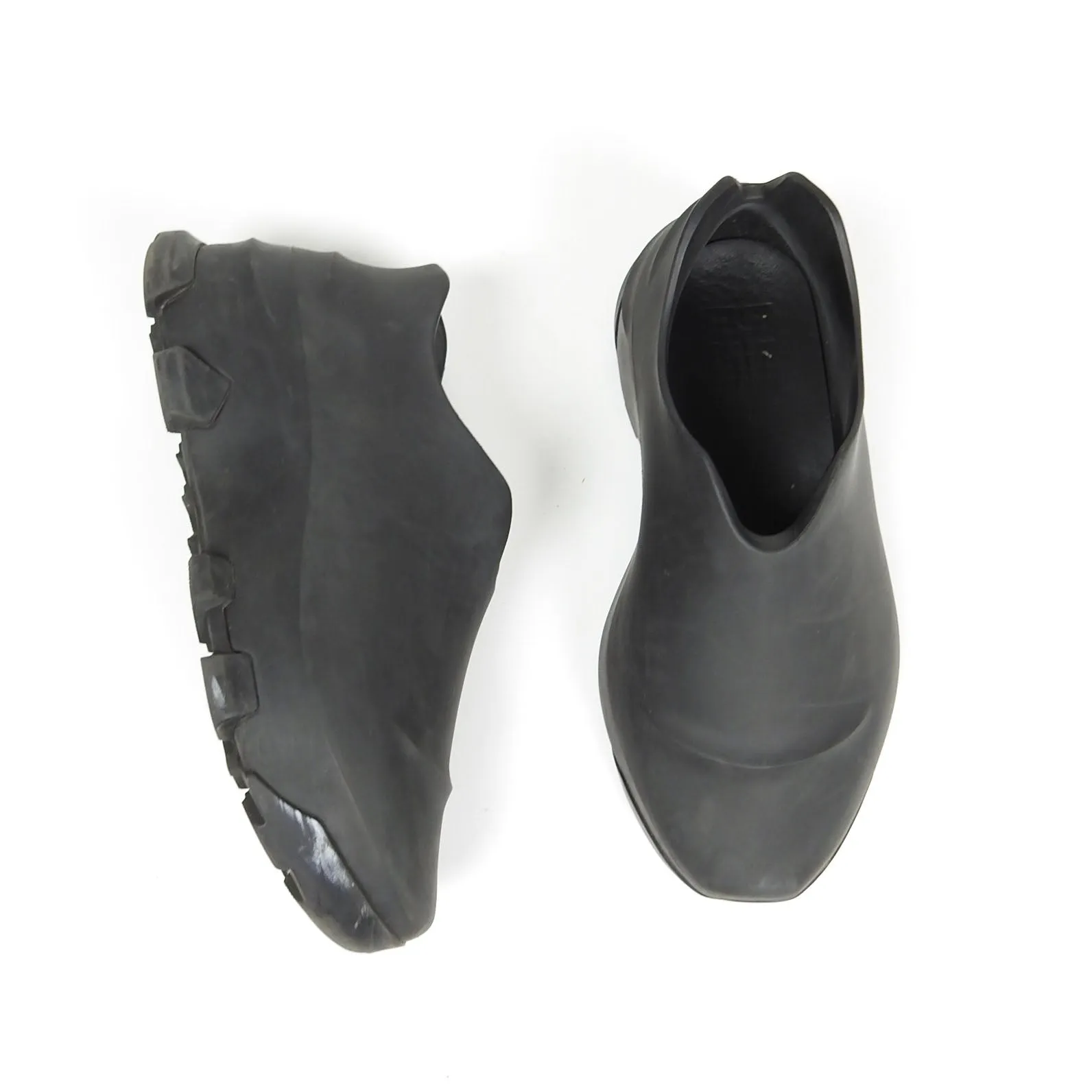 Givenchy Low Show Rubber Sneaker Size 43
