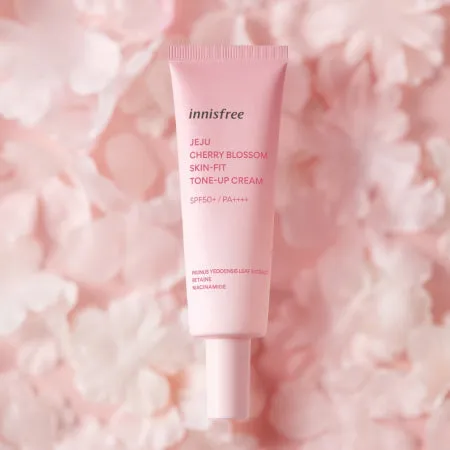 Jeju Cherry Blossom Skin-Fit Tone-Up Cream SPF 50  / PA     (50ml)