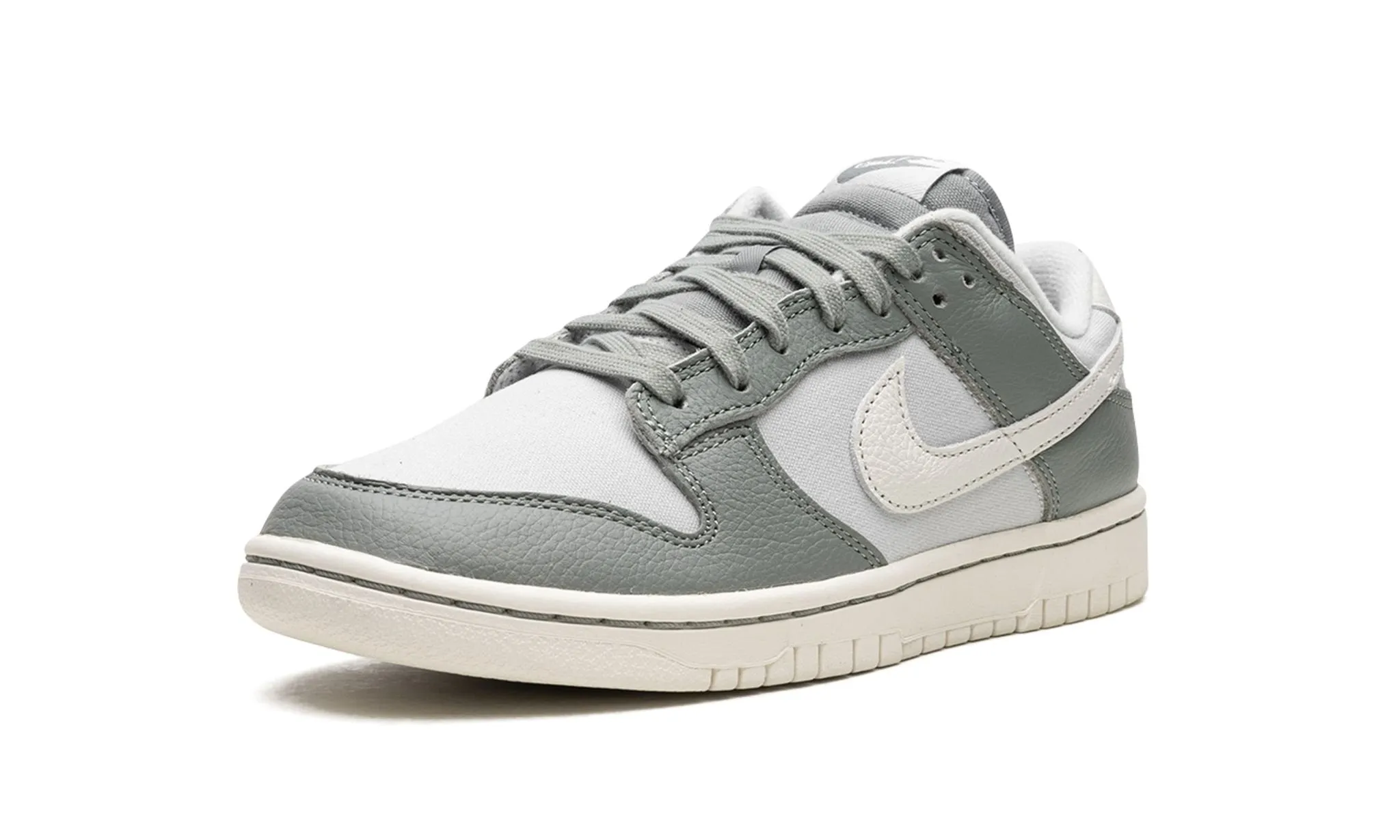Nike Dunk Low Retro PRM "Mica Green"