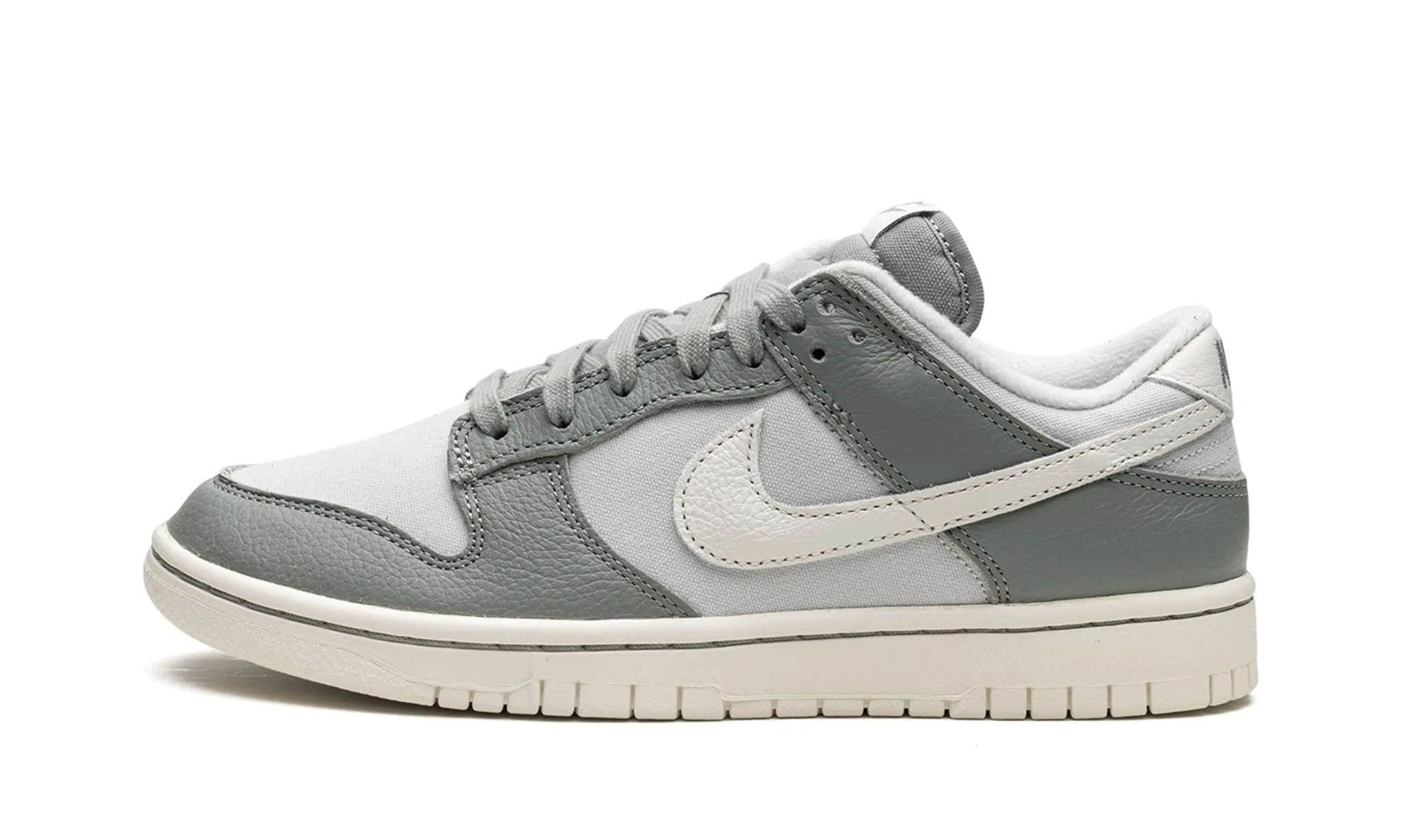 Nike Dunk Low Retro PRM "Mica Green"