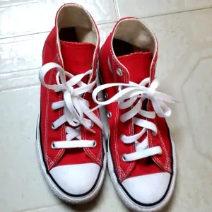 Red Chuck Taylor Converse All-Star high top sneaker size 1.5 (1 1/2)