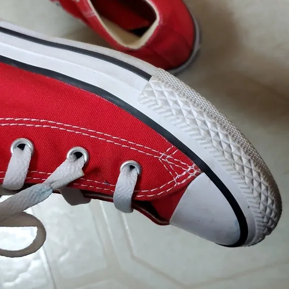 Red Chuck Taylor Converse All-Star high top sneaker size 1.5 (1 1/2)