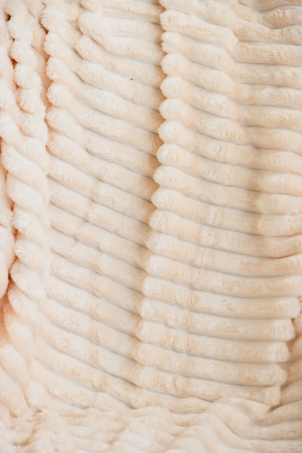 Simply Southern Luxe Pom Pom Throw Blanket in Snow Cream | PP-0224-BLNKT-LUXE-SNOW