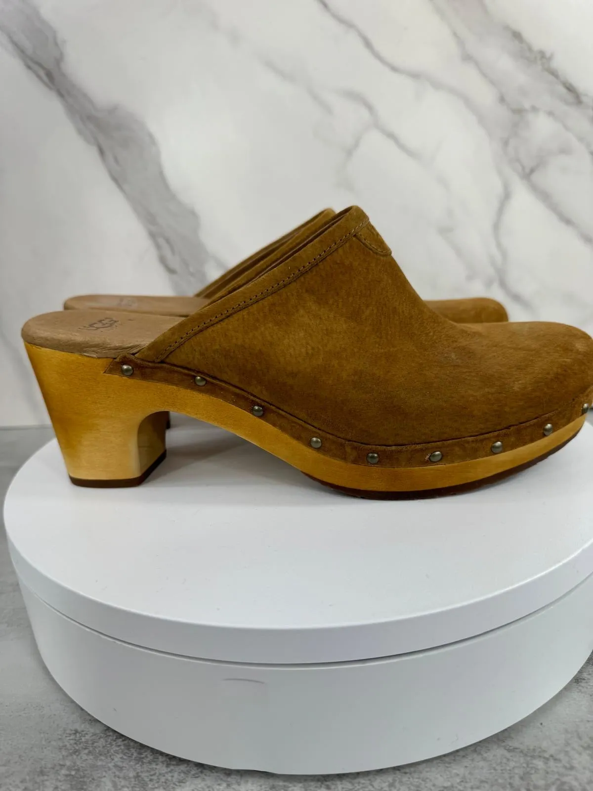 UGG AUSTRALIA SUEDE SLIDE-ON ABBIE CLOG MULES