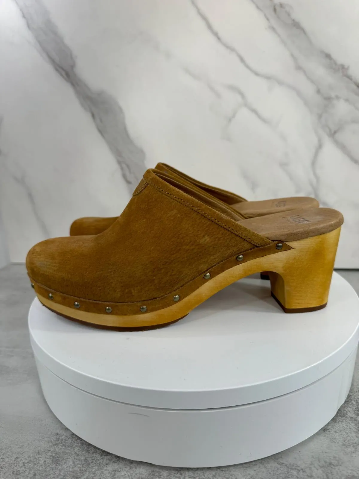 UGG AUSTRALIA SUEDE SLIDE-ON ABBIE CLOG MULES