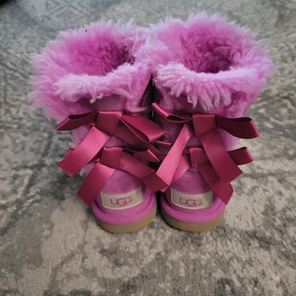 Ugg Kid’s Bailey Bow II Boot Purple Ruby size 9