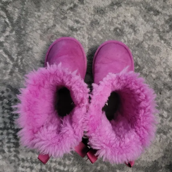 Ugg Kid’s Bailey Bow II Boot Purple Ruby size 9