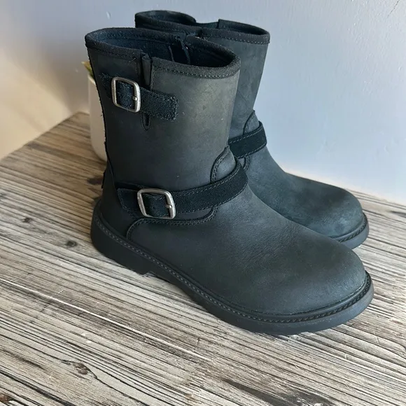 Ugg Kinzey Waterproof Moto Boot in Black size 2 great condition
