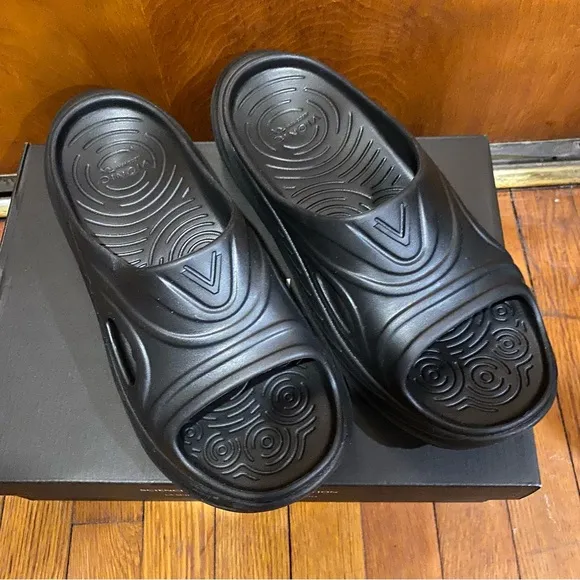 UNISEX Vionic Cove RX Recovery Sandal Black M10/W12 NEW IN BOX