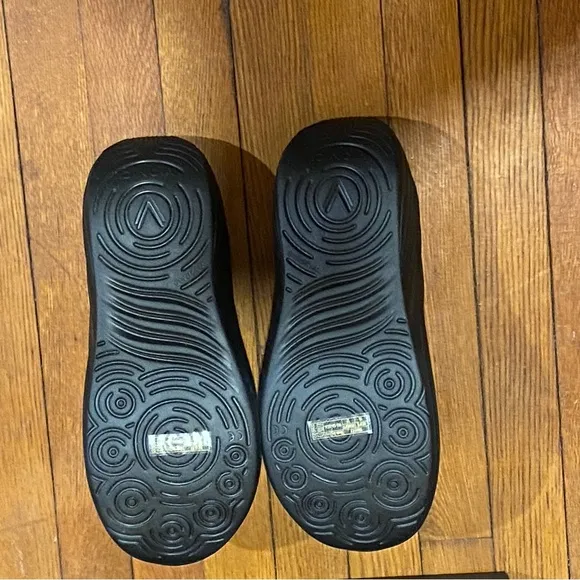 UNISEX Vionic Cove RX Recovery Sandal Black M10/W12 NEW IN BOX